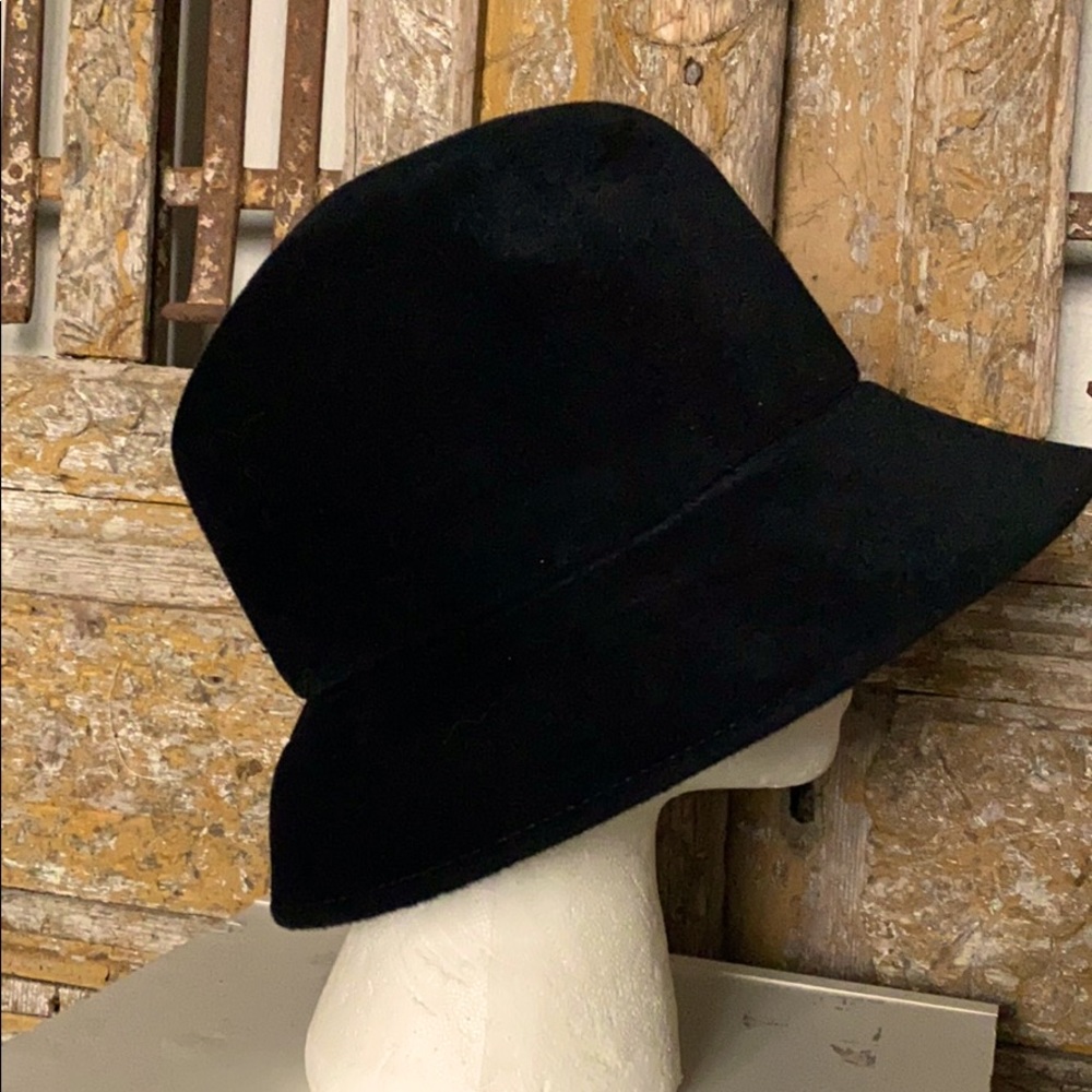 QUALITE VINTAGE IMPORTED VELOUR ITALY BLACK HAT